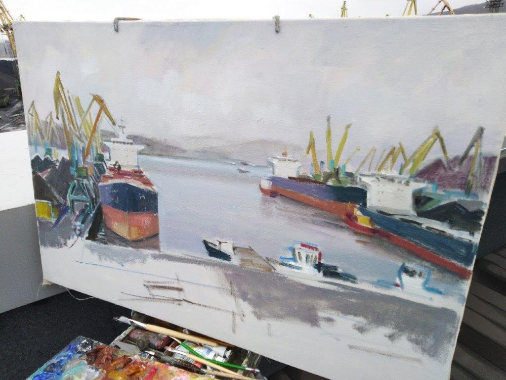 Заслуженный художник РФ Виталий Бубенцов работает над картиной о жизни Мурманского морского торгового порта